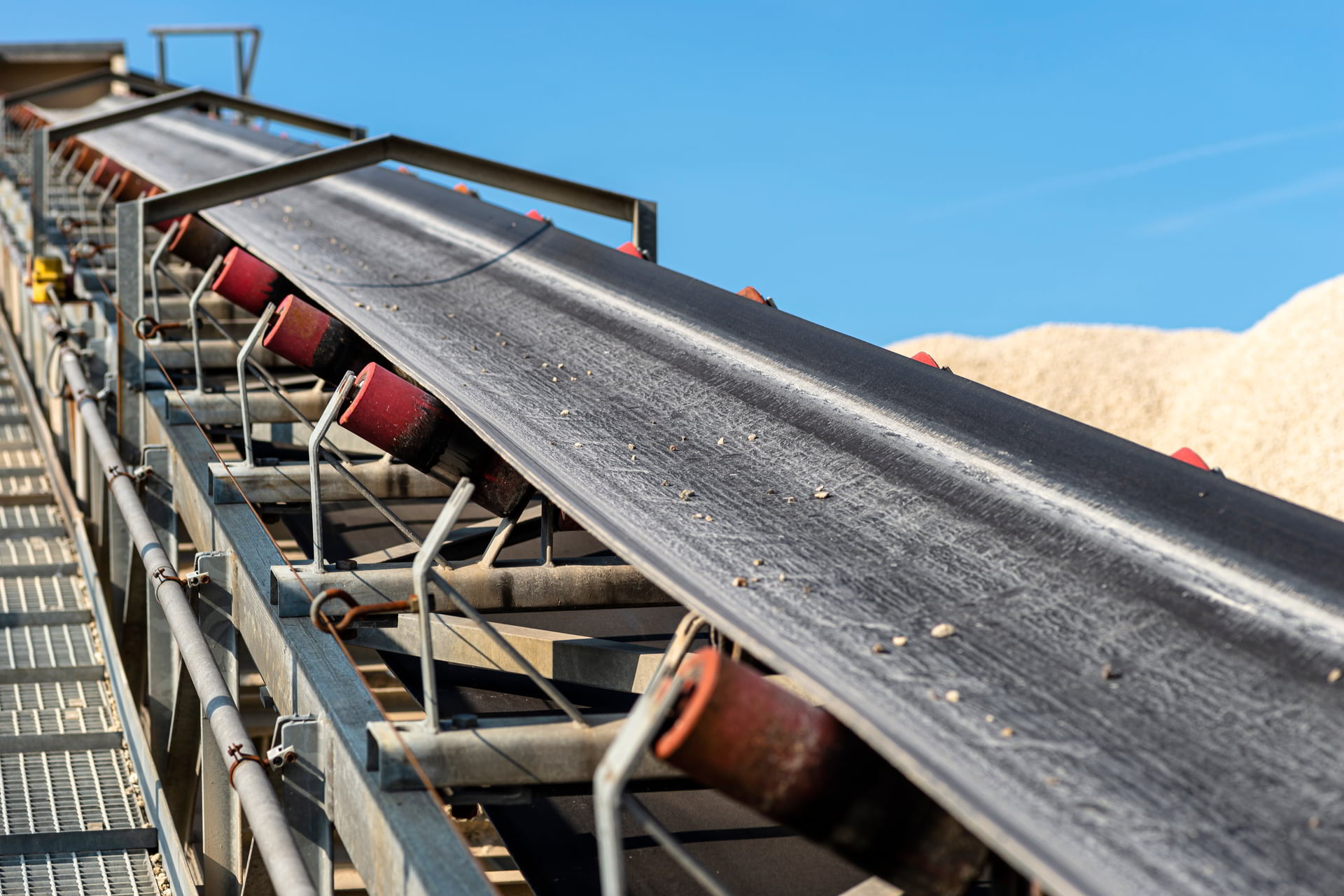 conveyor belt for concrete